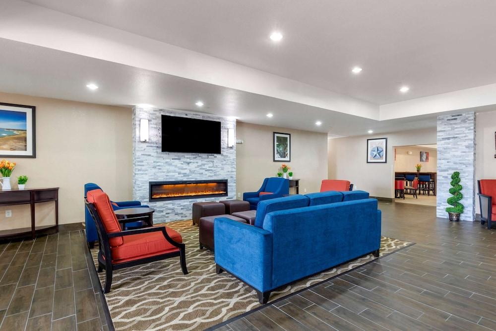 Comfort Suites Copperas Cove photo 20