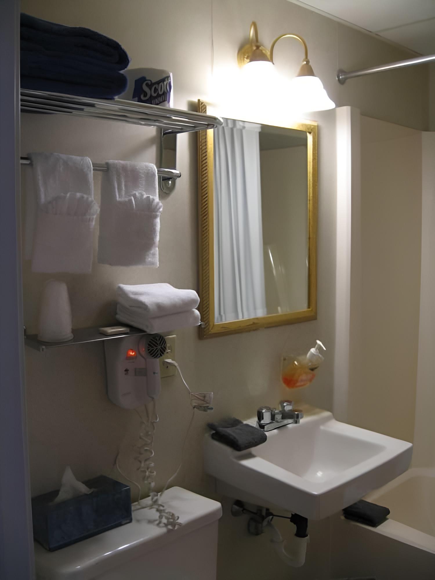 Sea Whale Motel photo 46