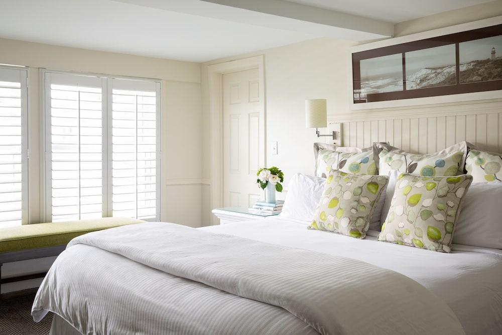 Vineyard Square Hotel & Suites photo 11