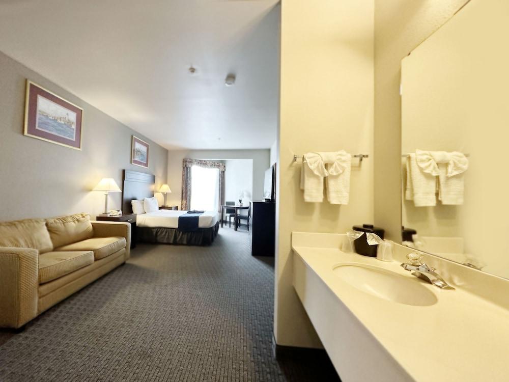 BayVue Hotel, Resort and Suites photo 76