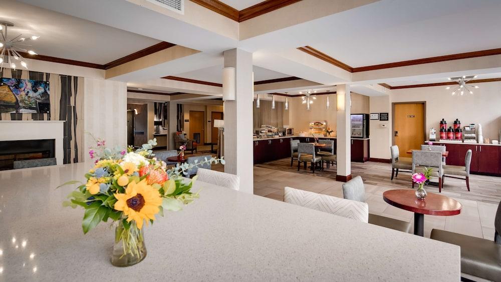 Best Western Plus River Escape Inn & Suites photo 38