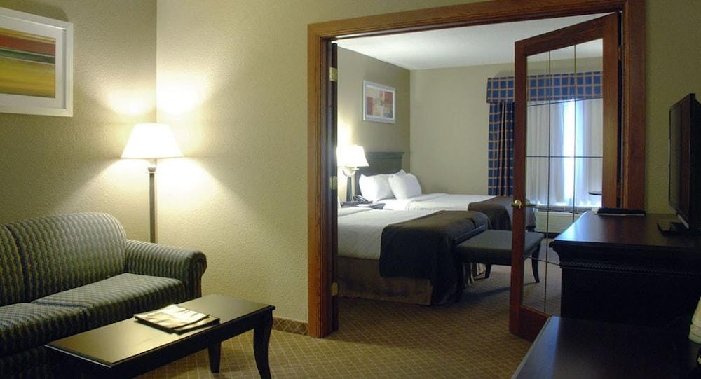 The Plaza Hotel & Suites Winona photo 14