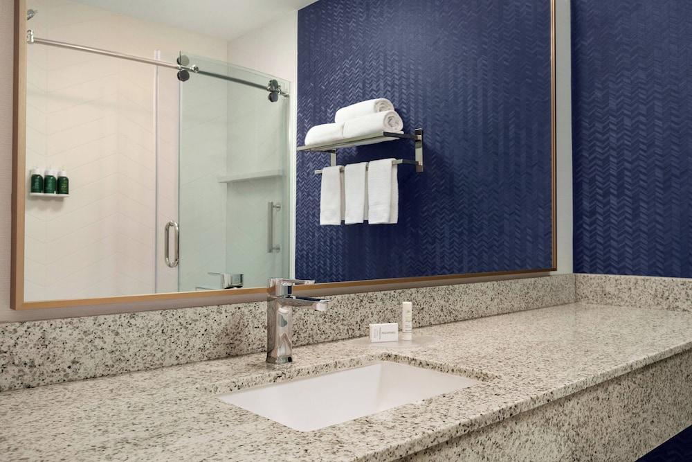 Fairfield Inn by Marriott Visalia Sequoia photo 16