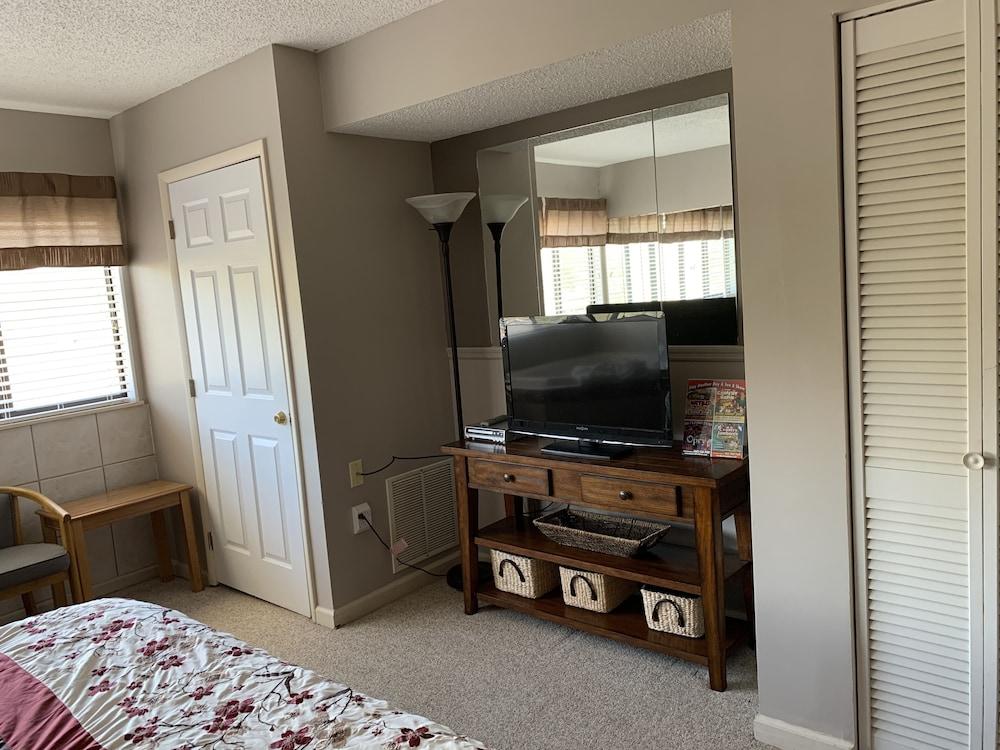 Laurel Inn Condominium photo 3