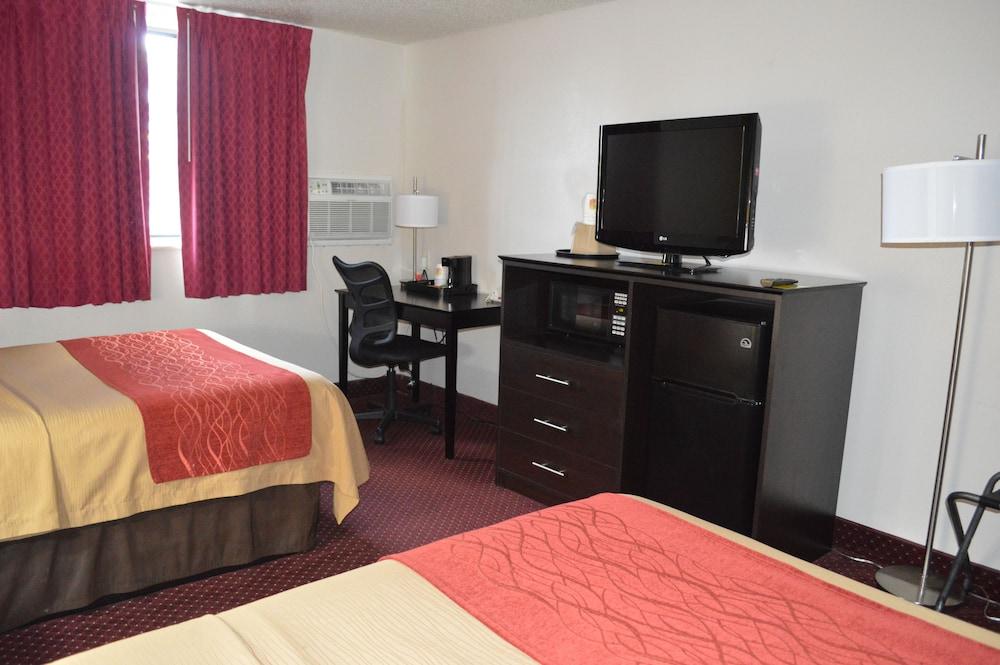 Red Roof Inn Ames photo 5
