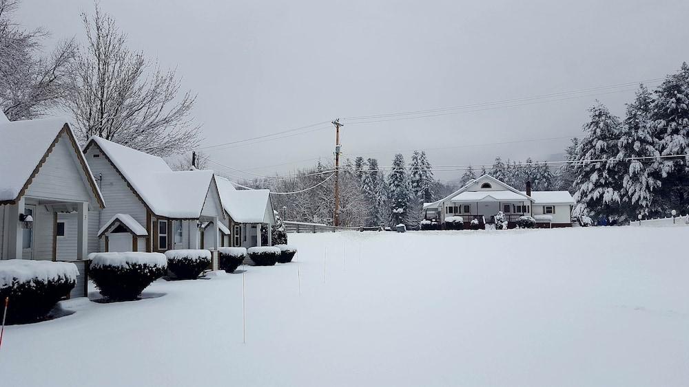 Riverbank Motel and Cabins photo 28