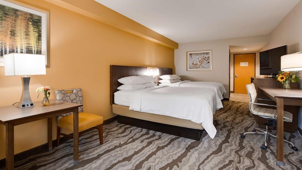 Best Western Plus River Escape Inn & Suites photo 21