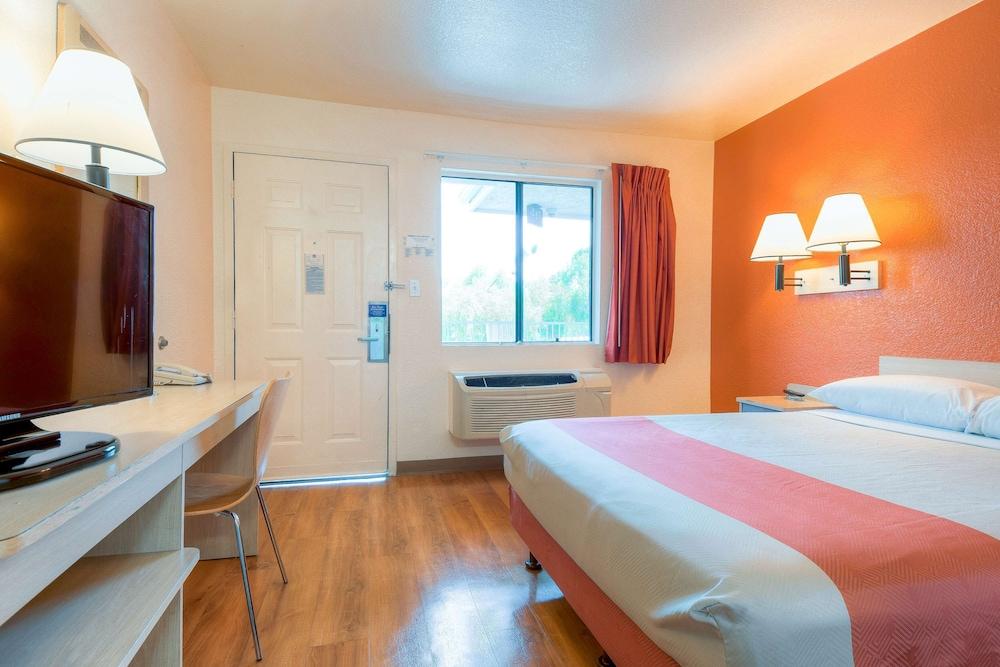 Motel 6 El Cajon, CA - San Diego photo 6