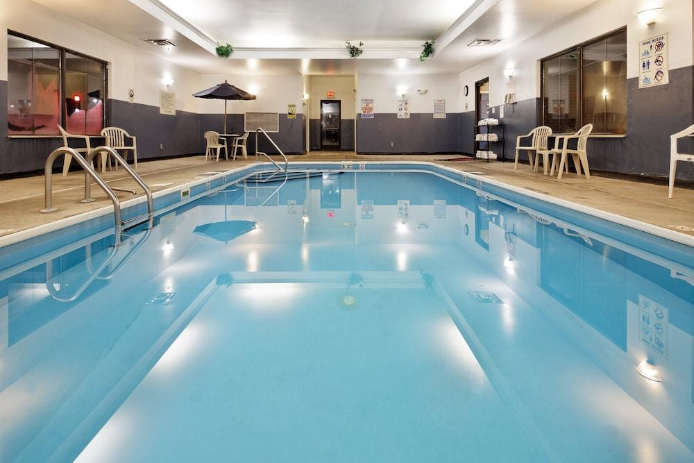 Holiday Inn Express & Suites Lancaster by IHG photo 35
