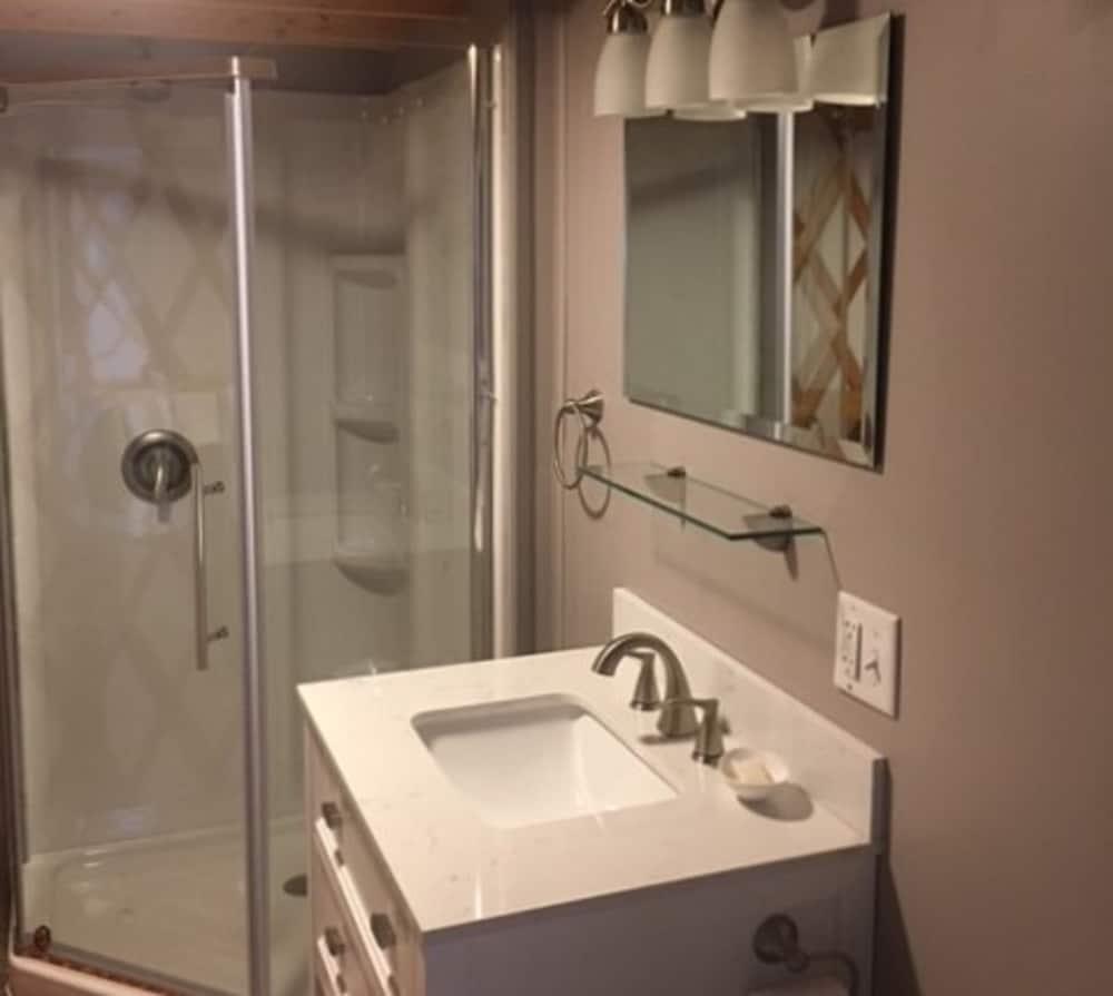 Plum Point Lodge photo 14