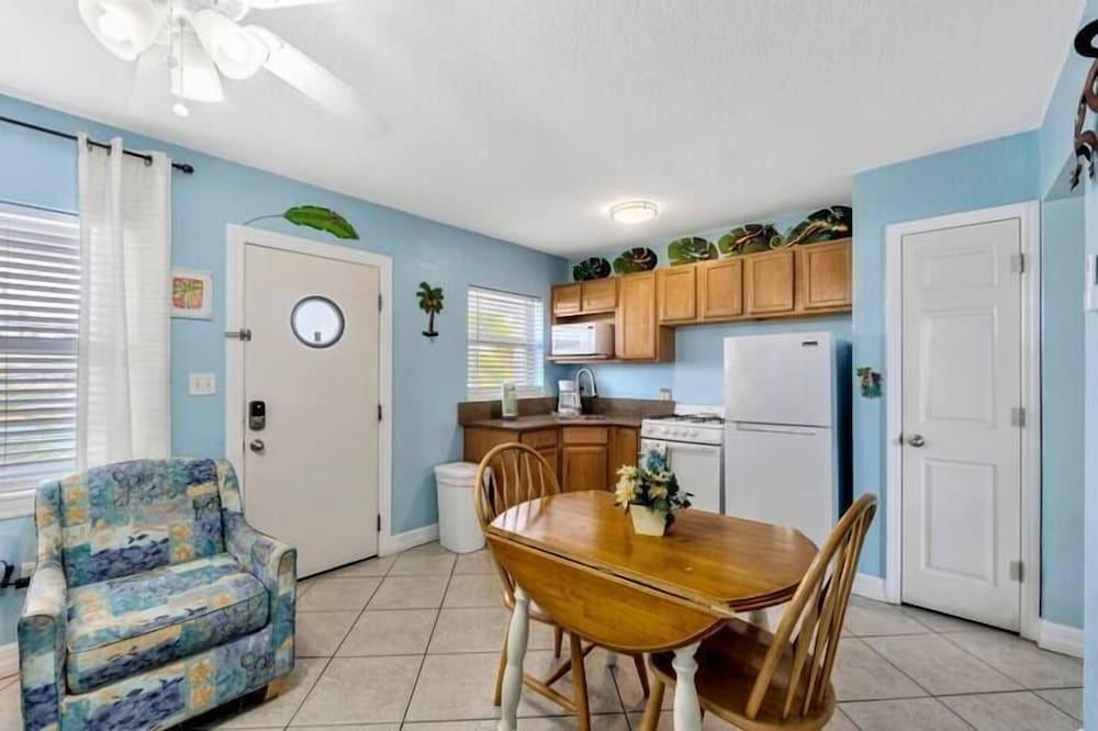 Blue Wave Suites photo 5