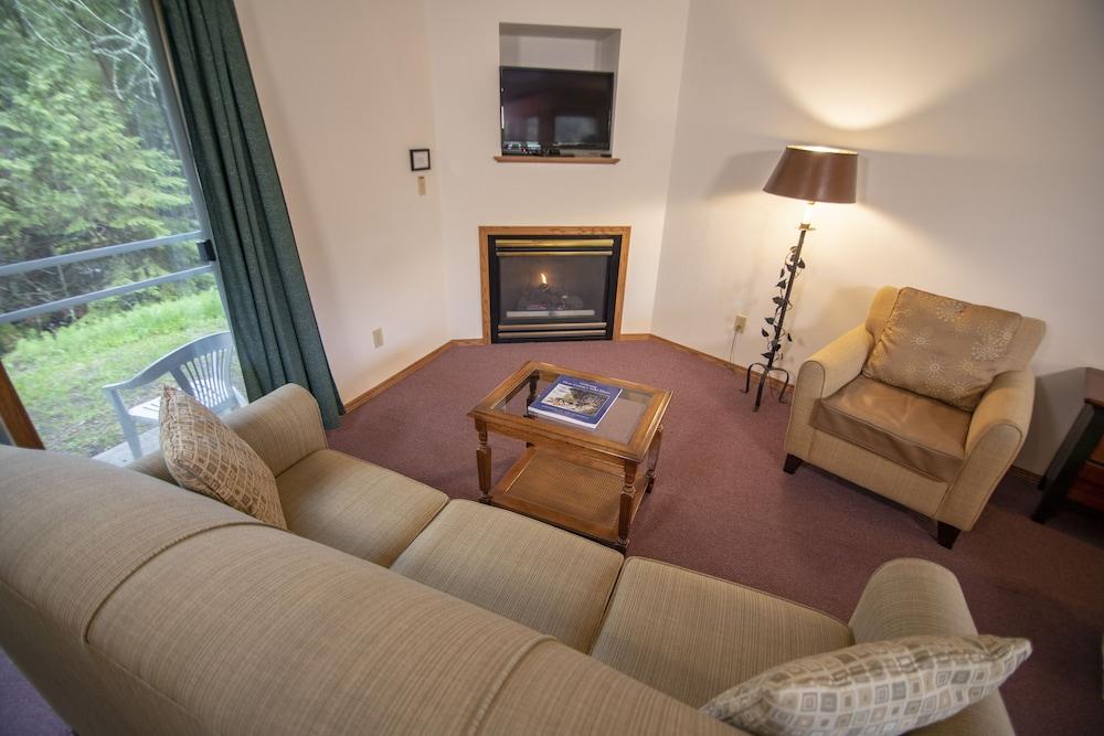 Ridges Inn & Suites photo 91