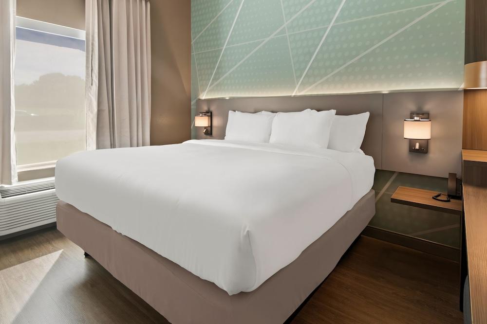 Comfort Suites Granbury photo 38