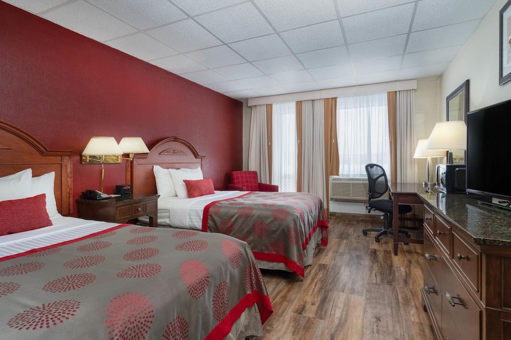 Ramada by Wyndham Albert Lea photo 20