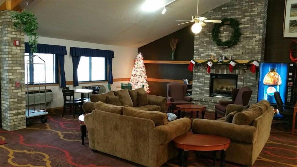 New Prague Inn & Suites photo 33