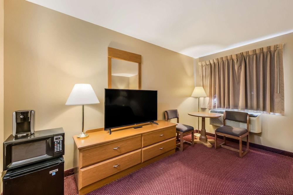 Econo Lodge Rice Lake photo 15