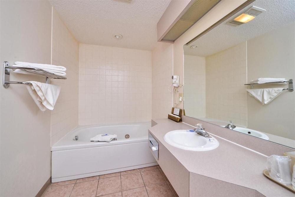 Budget Inn and Suites photo 14