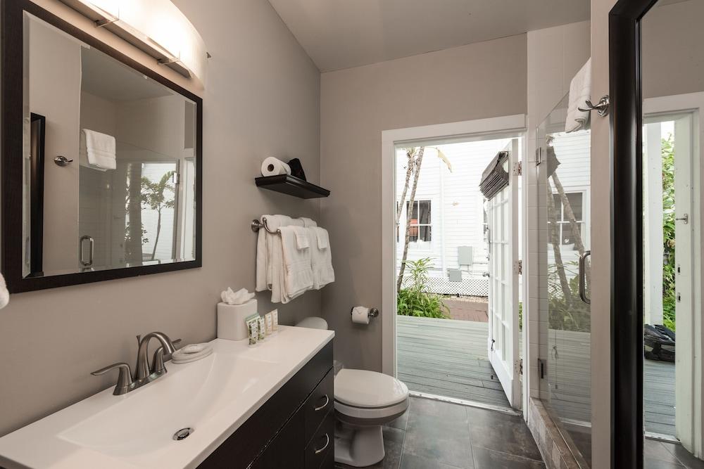 Alexanders Guesthouse - Adult Exclusive, LGBTQ Friendly photo 80