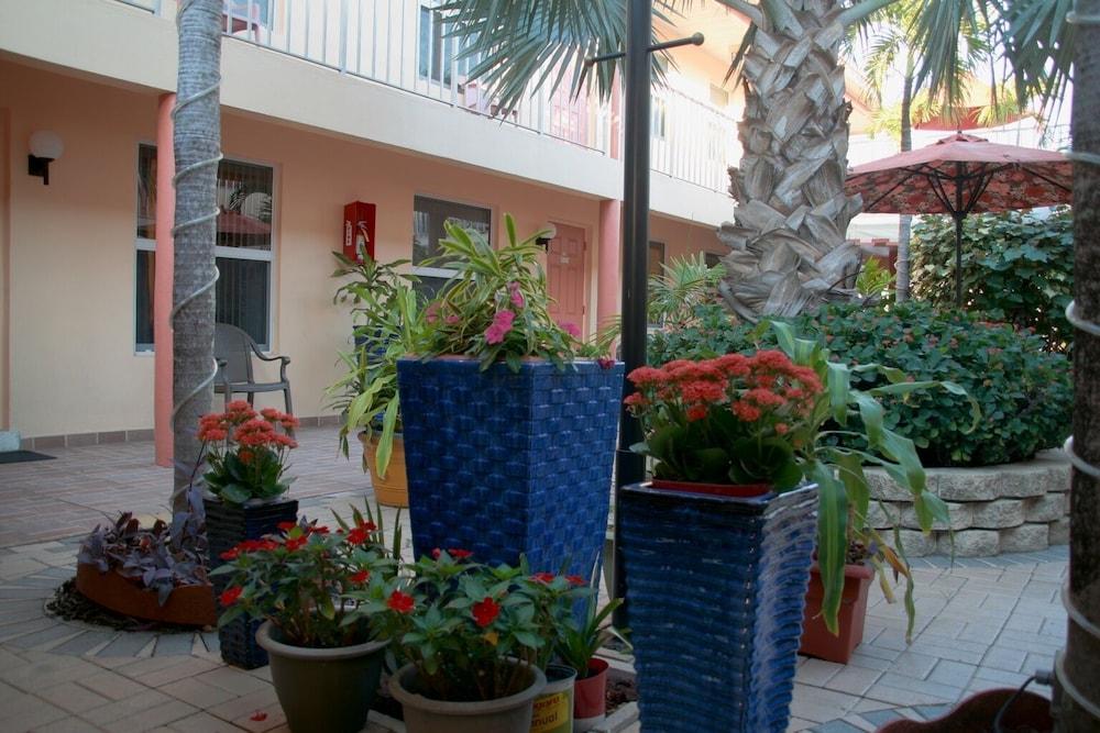 Lago Mar Motel and Apartments photo 46