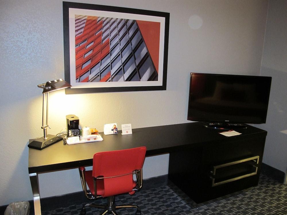 Sonesta Essential Rapid City photo 59