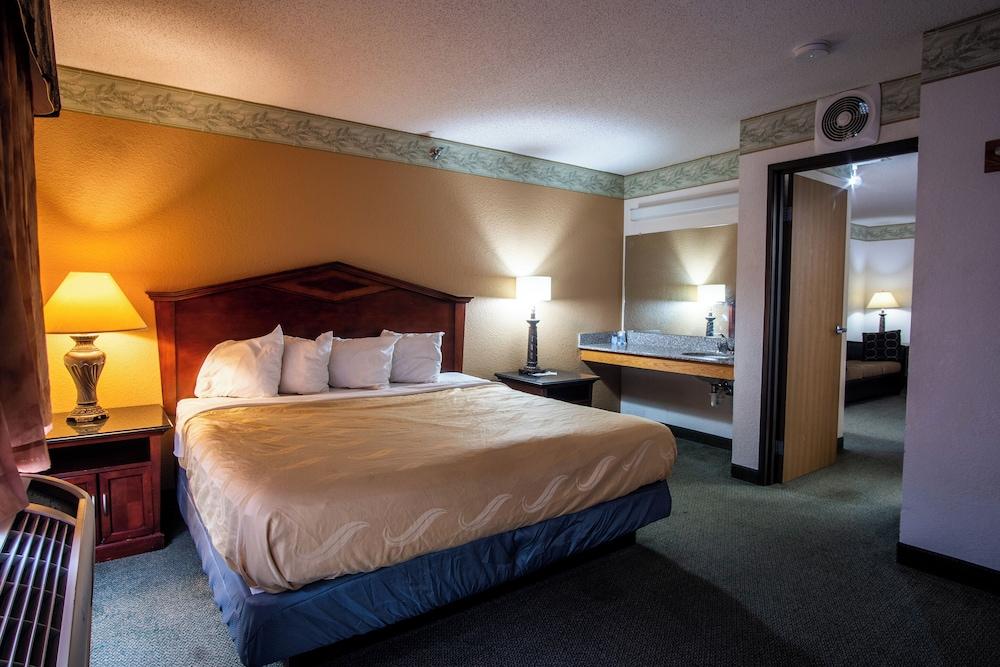 Blue Way Inn & Suites Eagan photo 8