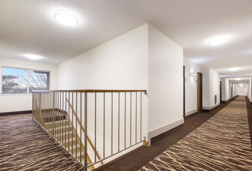Red Roof Inn Lawrenceburg photo 31