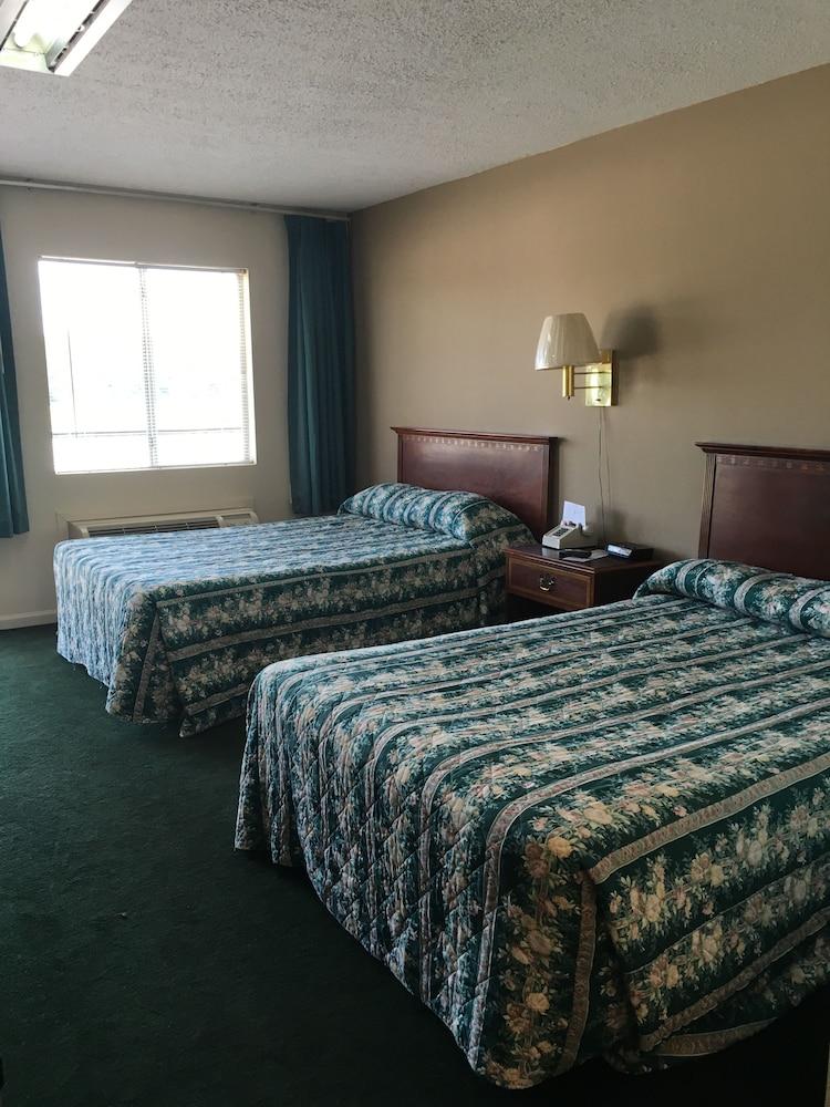 McCaig Motel photo 16