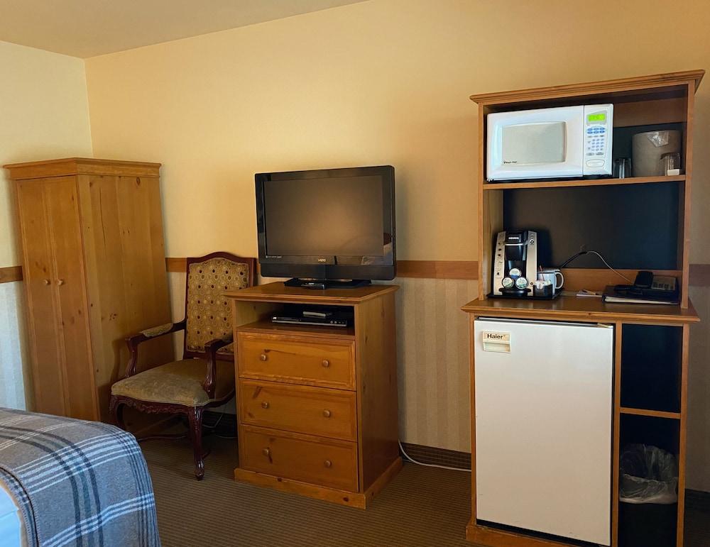 Cousins Country Inn photo 23
