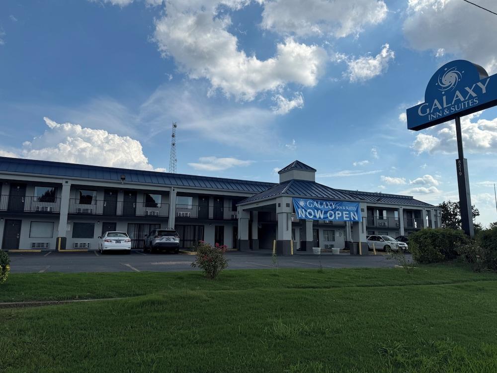 Galaxy Inn & Suites photo 1