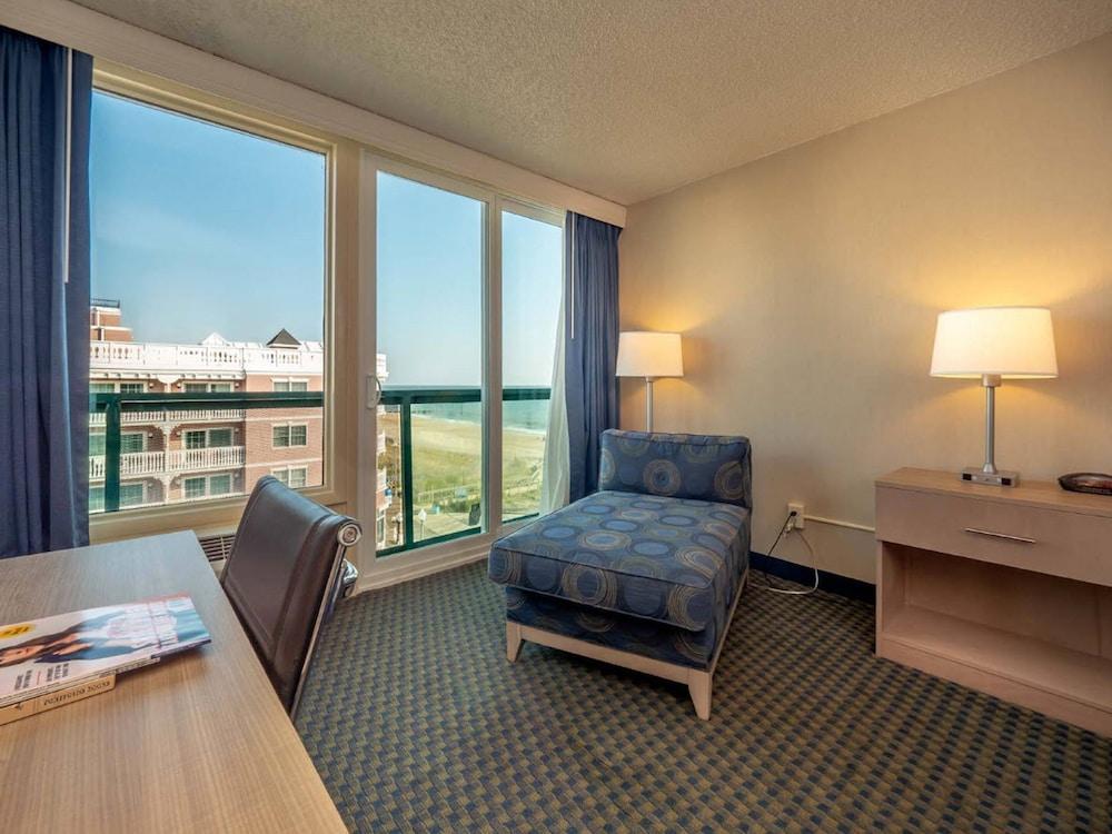 Atlantic Sands Hotel & Conference Center photo 11