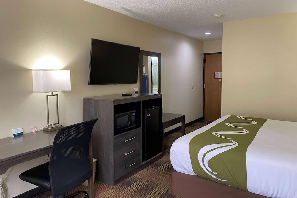 AmericInn by Wyndham Fort Atkinson photo 21