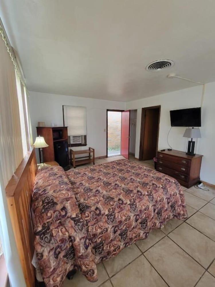 Daniel's Motel photo 18