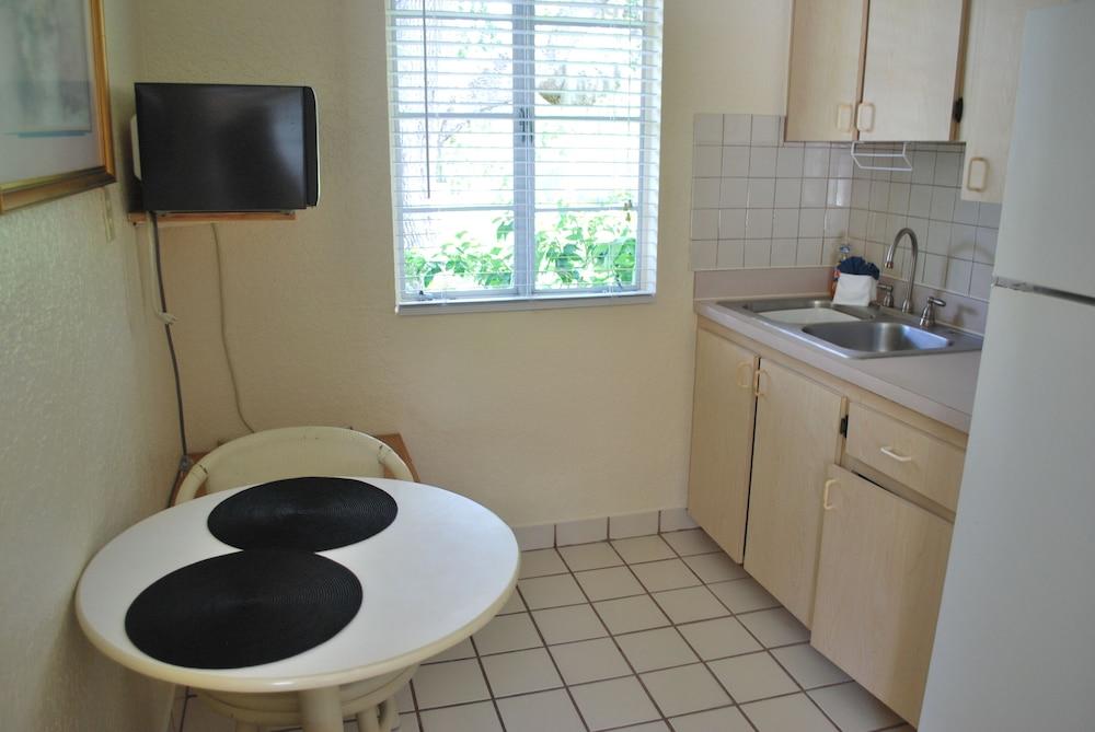Mar Bay Motel &Suites photo 56