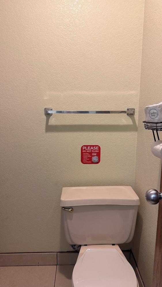 Chesaning Inn & Suites photo 39