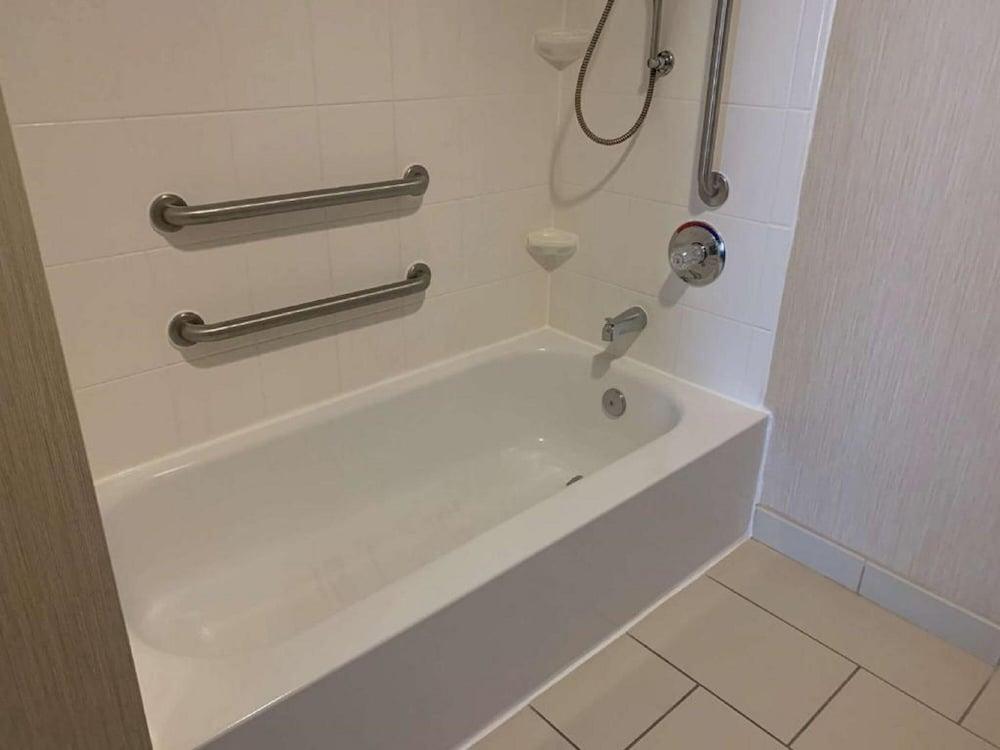 Revi Columbus North photo 9