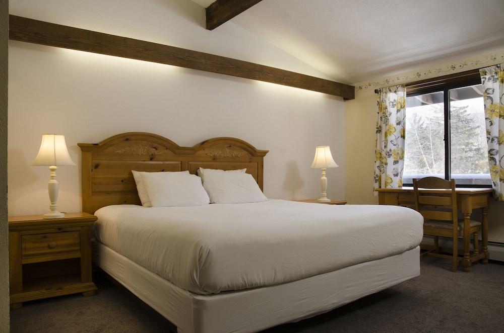 Summit Lodge photo 12