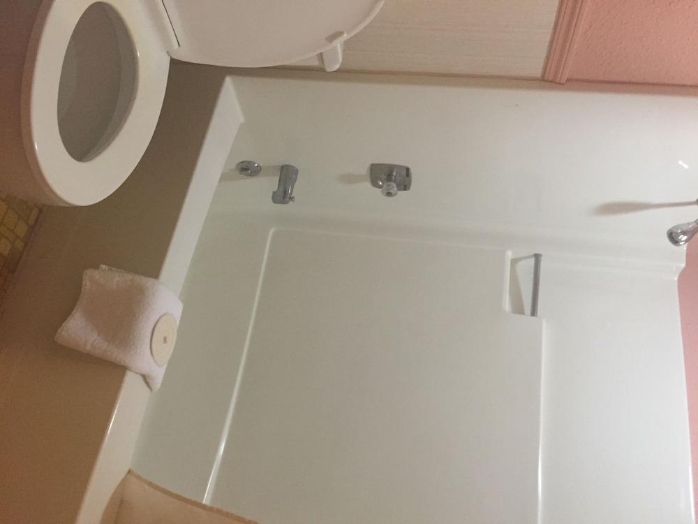 Carlin Villa Motel photo 18
