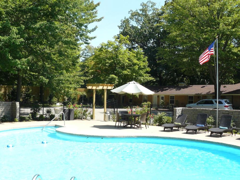 The Saugatuck Retro Resort Motel photo 8