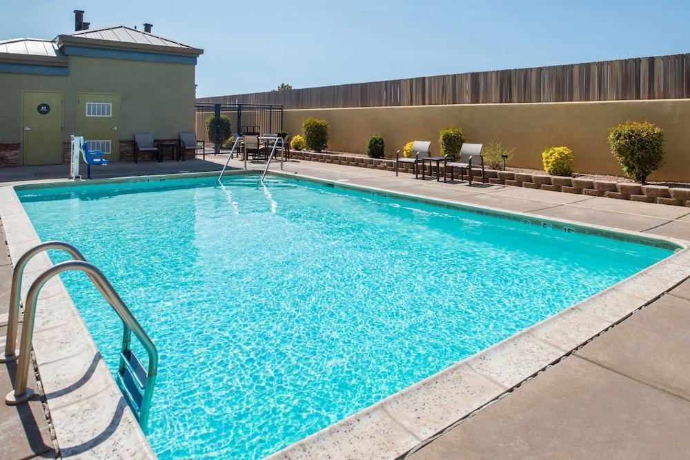 Courtyard Marriott Victorville photo 32