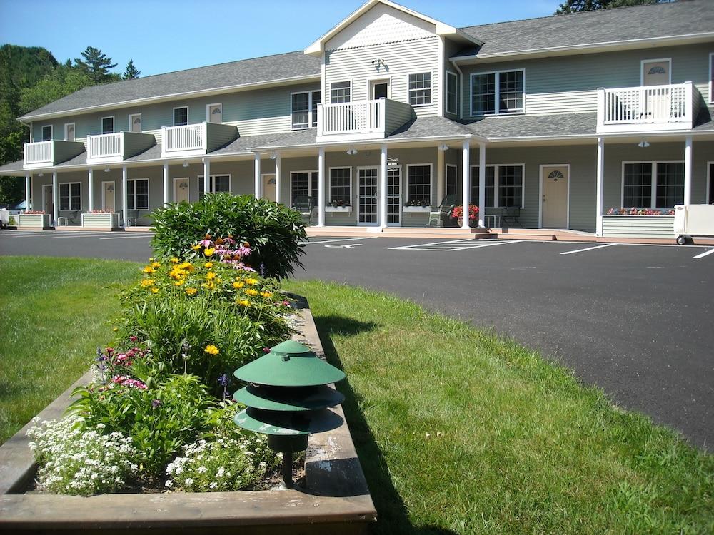 Cromwell Harbor Motel photo 16