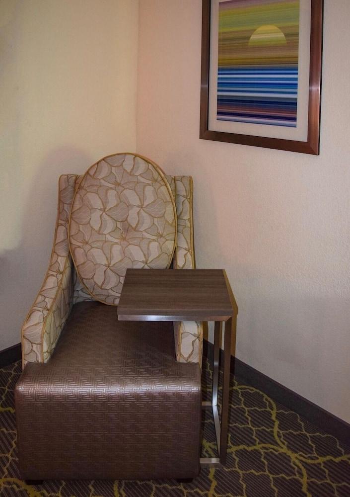 American Inn & Suites West Memphis I-40/I-55 photo 3