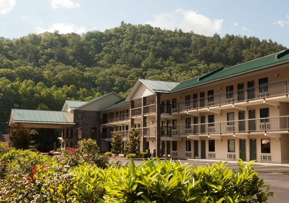 Cherokee Lodge photo 31