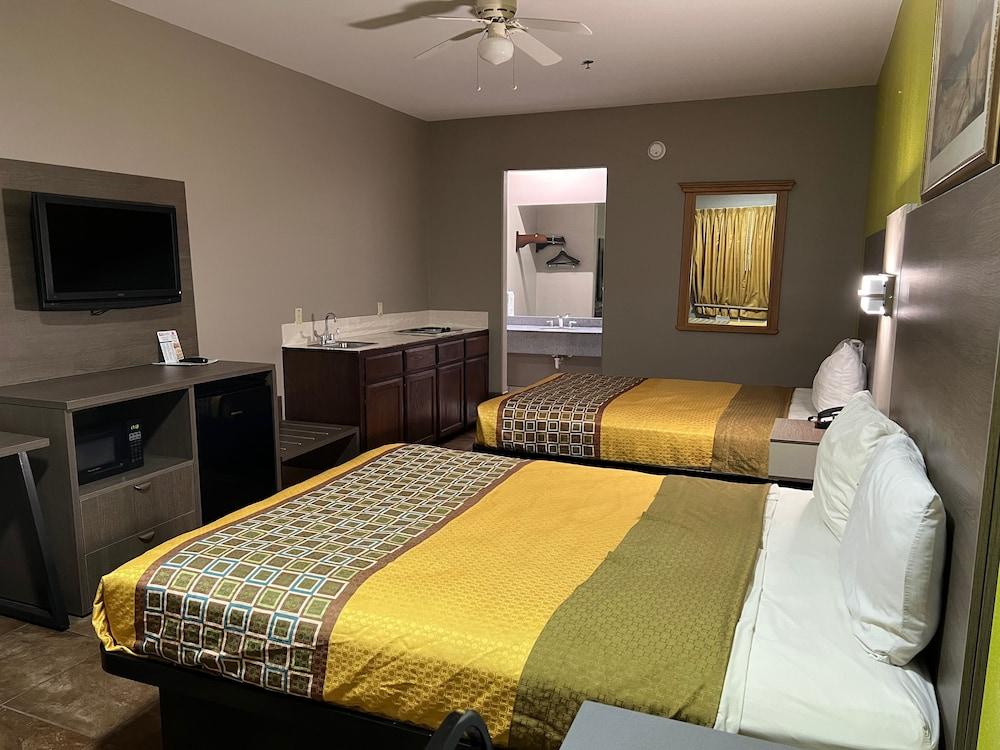 Texas Inn Weslaco photo 30