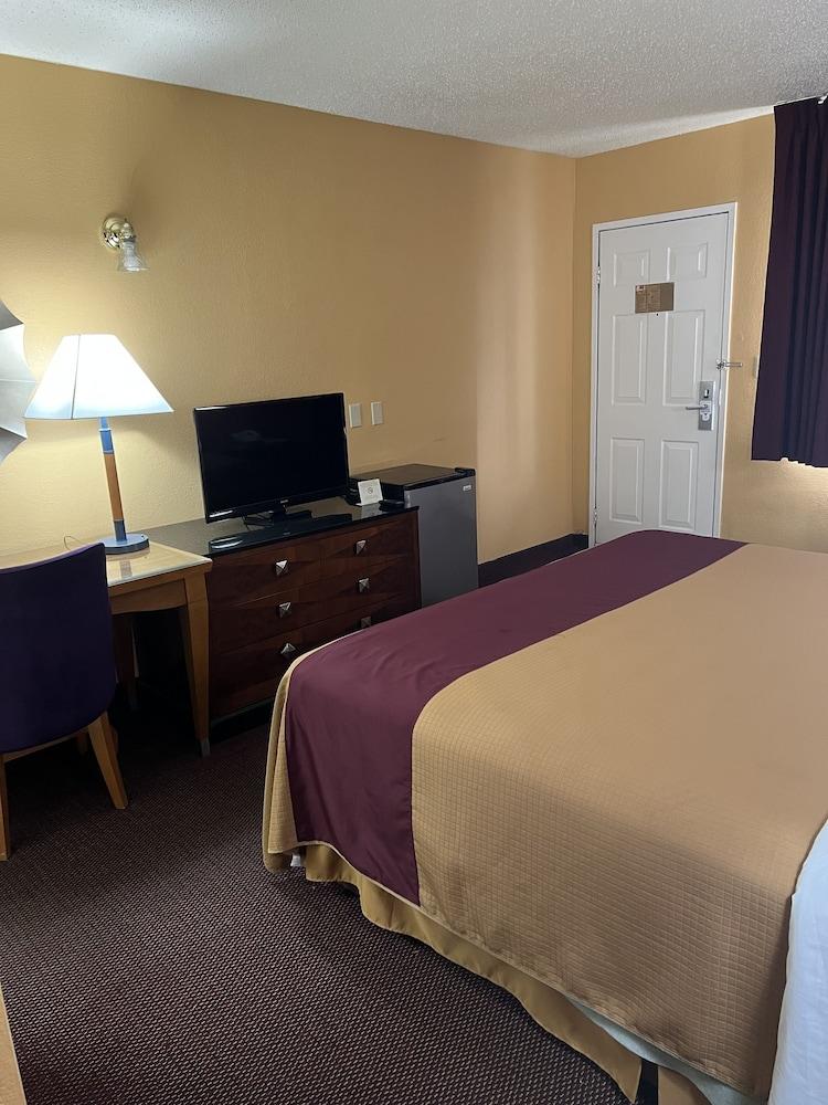 Executive Inn photo 5