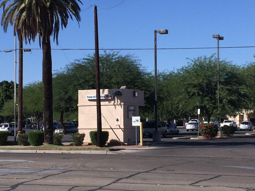 Desert Inn photo 28