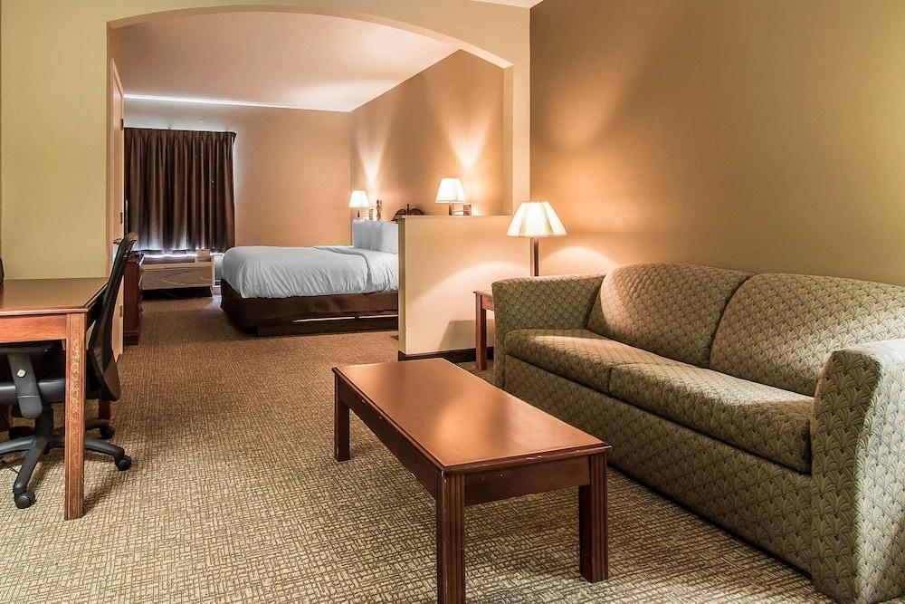 Quality Suites New Iberia photo 12