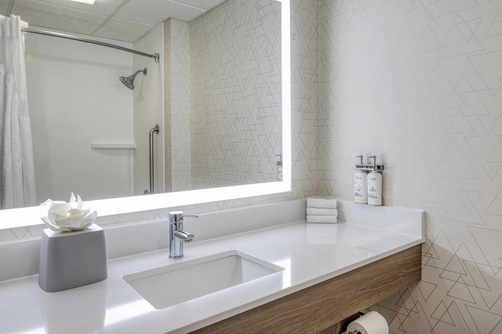 Holiday Inn Express & Suites Gahanna/Columbus Airport by IHG photo 12