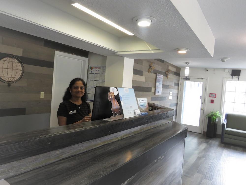 Travelodge by Wyndham Walterboro photo 28