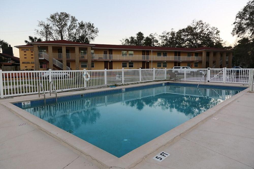 Heritage Inn photo 35