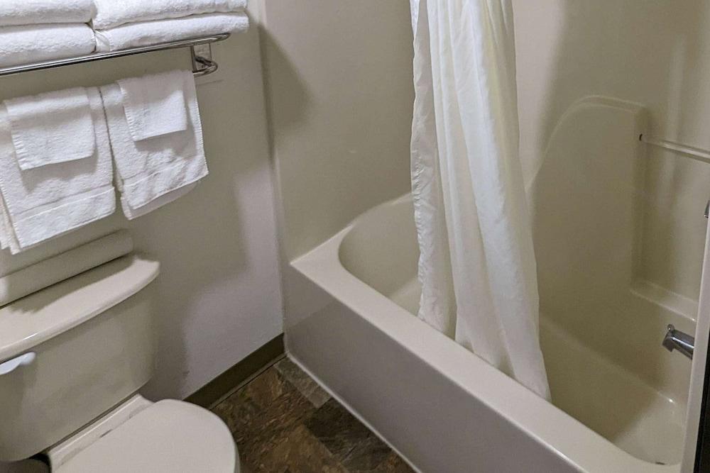 Travelodge Inn & Suites by Wyndham Deadwood photo 44